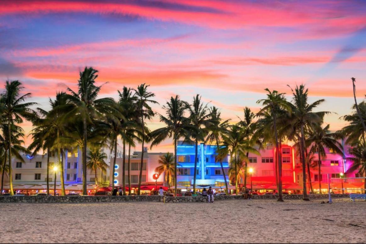 Serene Full Bed With 50 Inch Smart Tv, Netflix, Airplay, Mini-Fridge, And 500 Mbps Wifi Near Fiu, Dolphin Mall, Airport 迈阿密 外观 照片