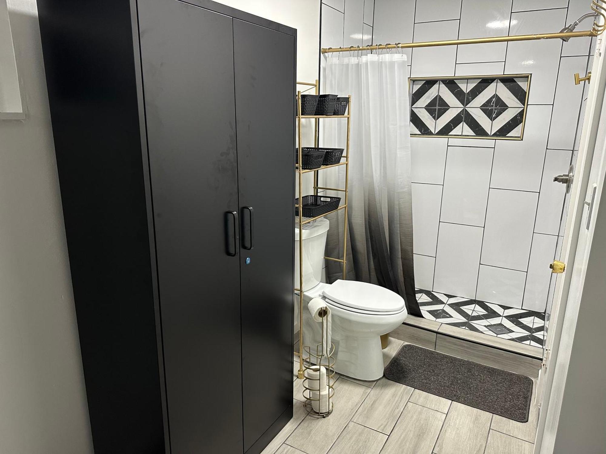 Serene Full Bed With 50 Inch Smart Tv, Netflix, Airplay, Mini-Fridge, And 500 Mbps Wifi Near Fiu, Dolphin Mall, Airport 迈阿密 外观 照片